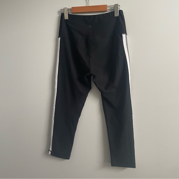 Bundle: 2 pairs of size small 90 Degree Leggings - Picture 15 of 16